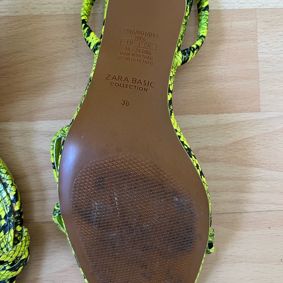 Zara Neon Python Sandal Heel - Picture 3 of 3